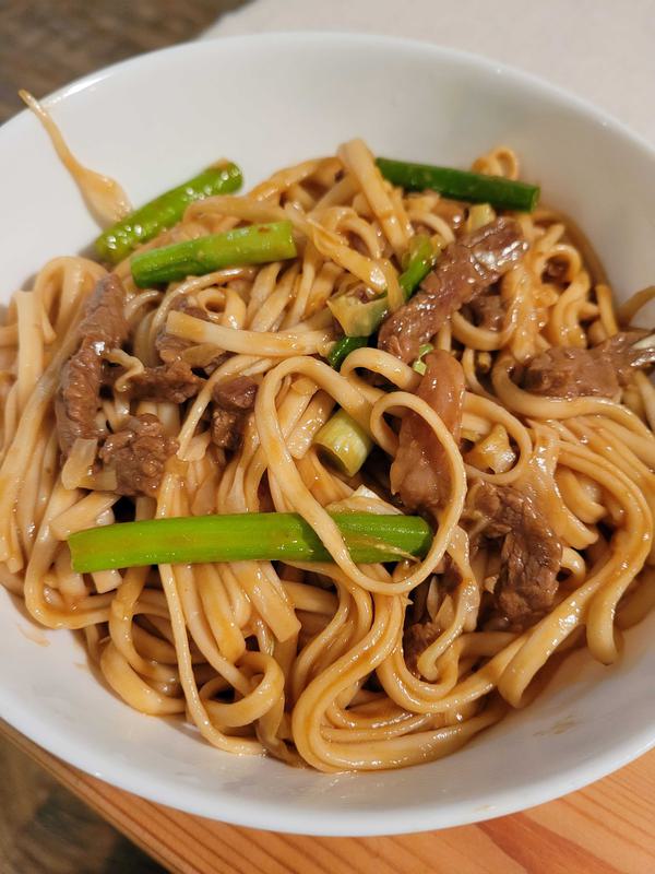 some_stir_fry_noodles_that_looks_tasty